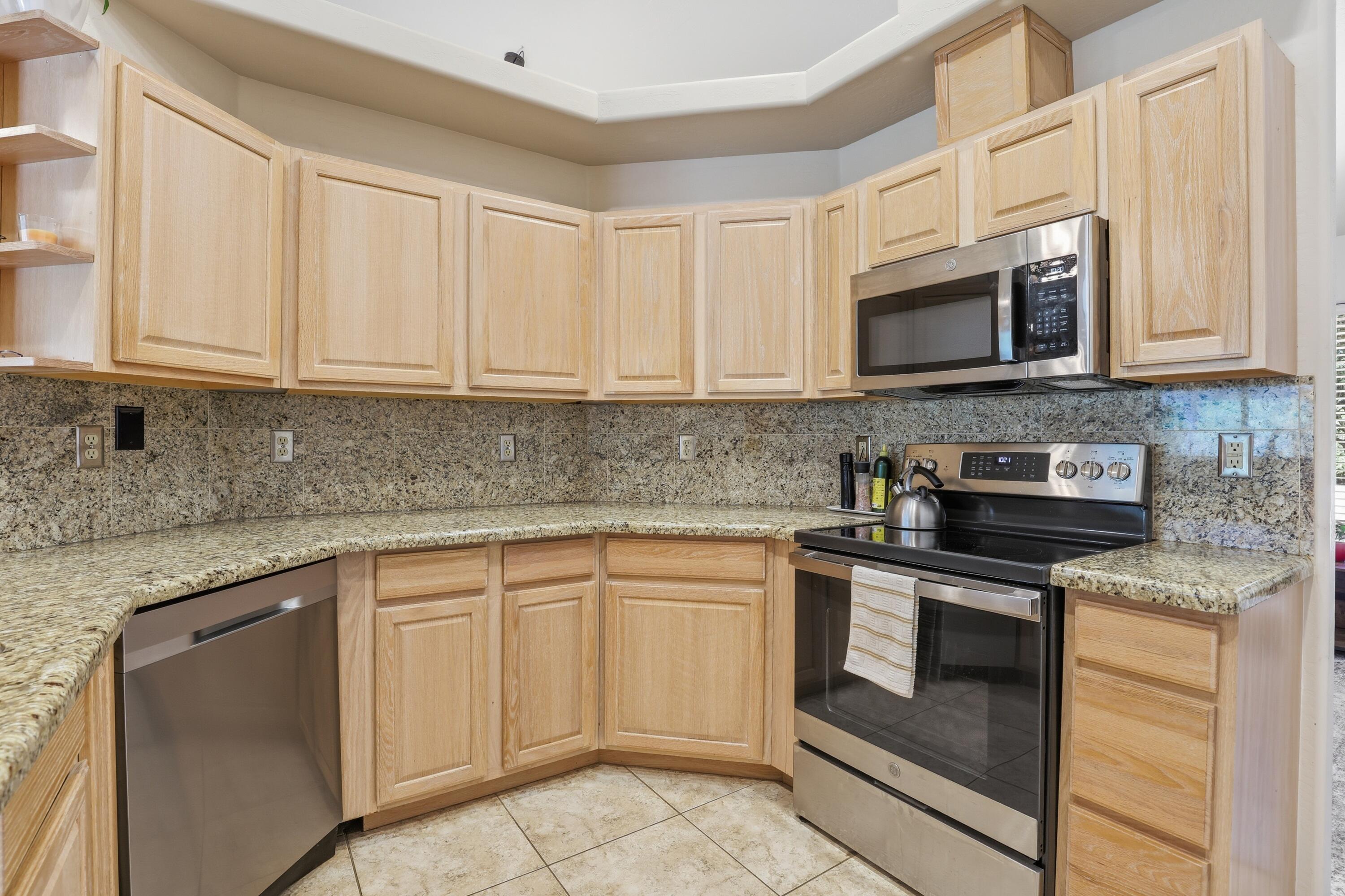 910 West Wagon Trail Payson, AZ 85541 - Photo 7 of 35 a kitchen with cabinets appliances and a sink