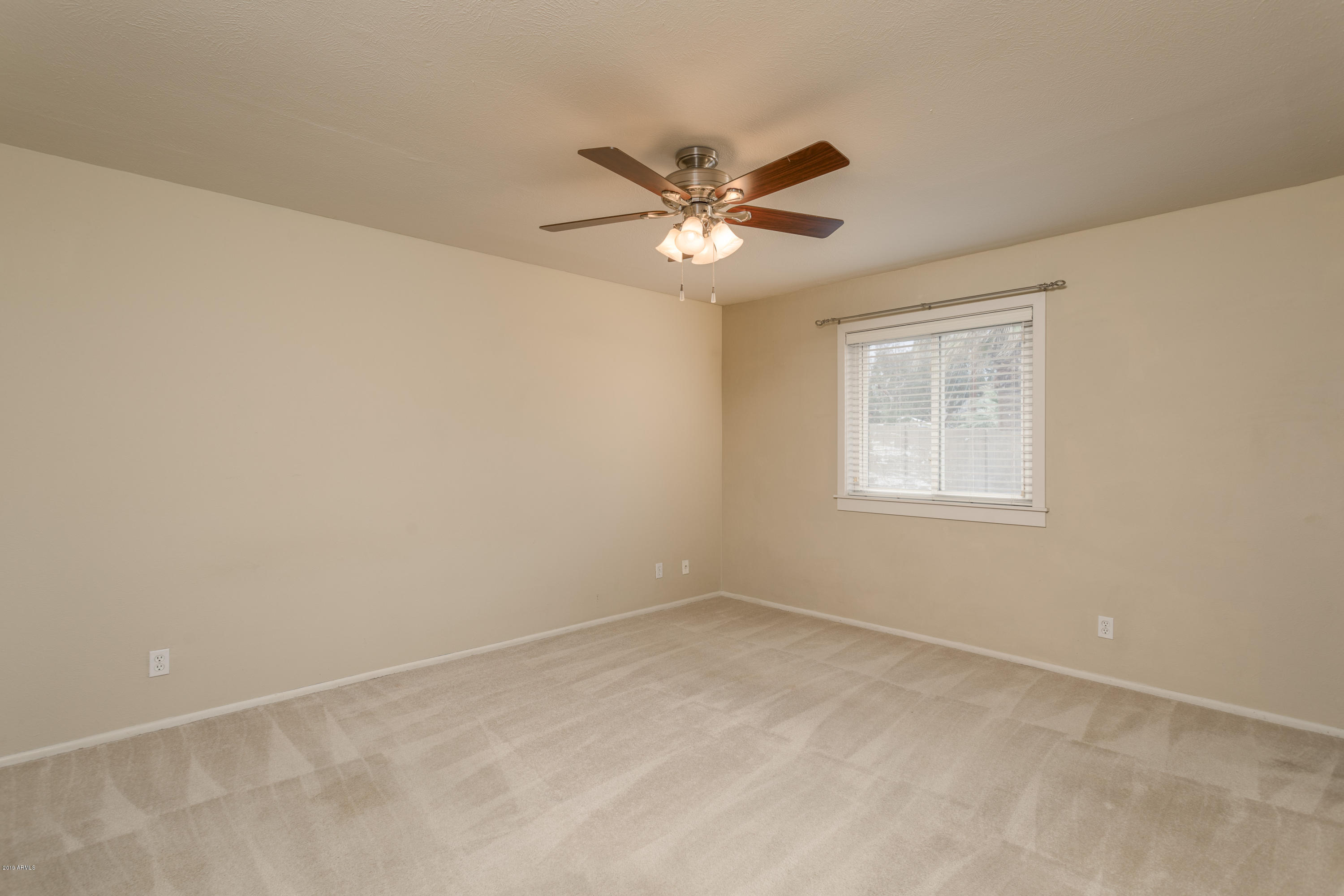 3401 East Mountain View Road Phoenix, AZ 85028 - Photo 14 of 33 AZA_Listing_3401_MountainViewRd_Images-9