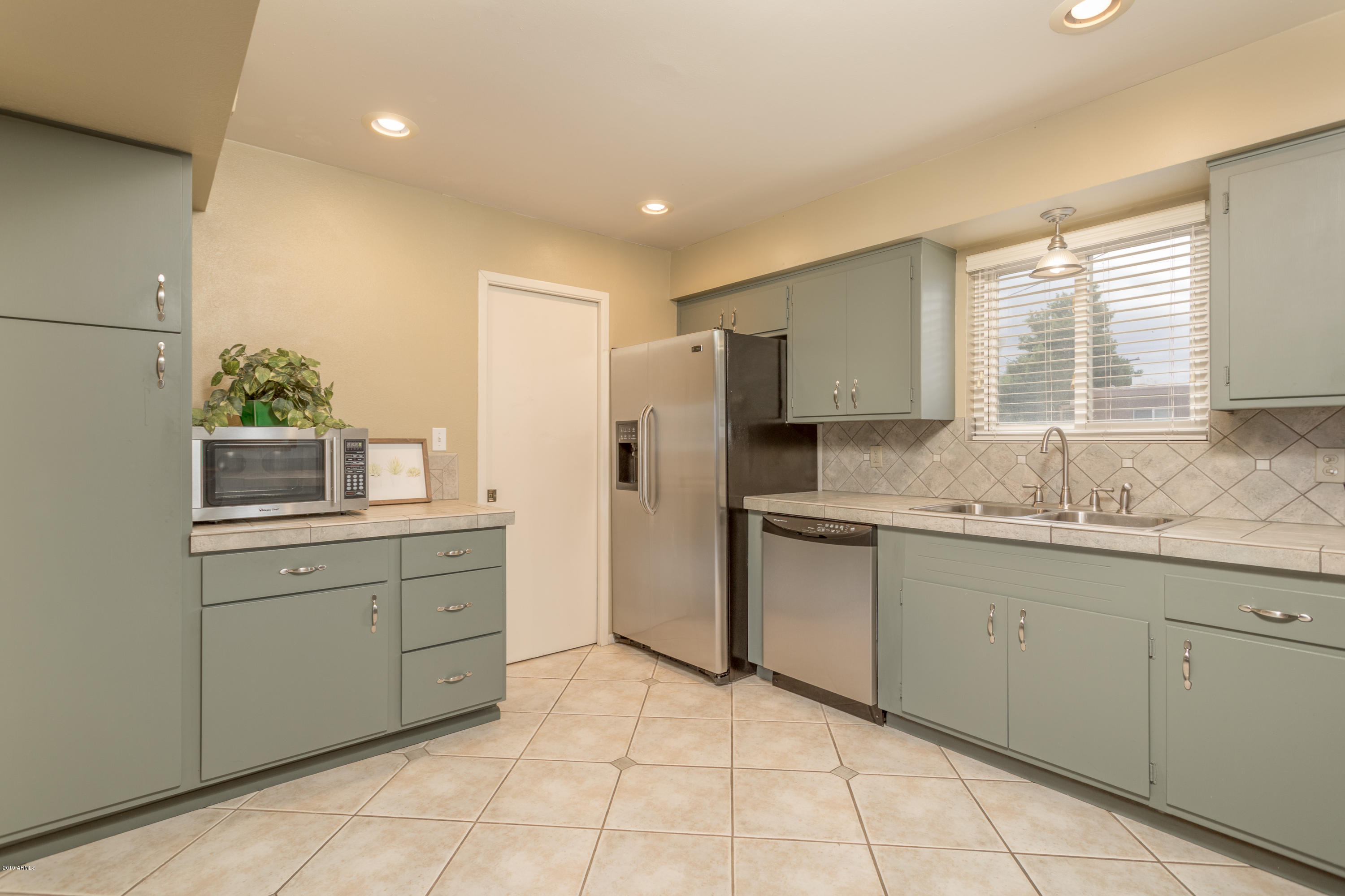 3401 East Mountain View Road Phoenix, AZ 85028 - Photo 5 of 33 AZA_Listing_3401_MountainViewRd_Images-3