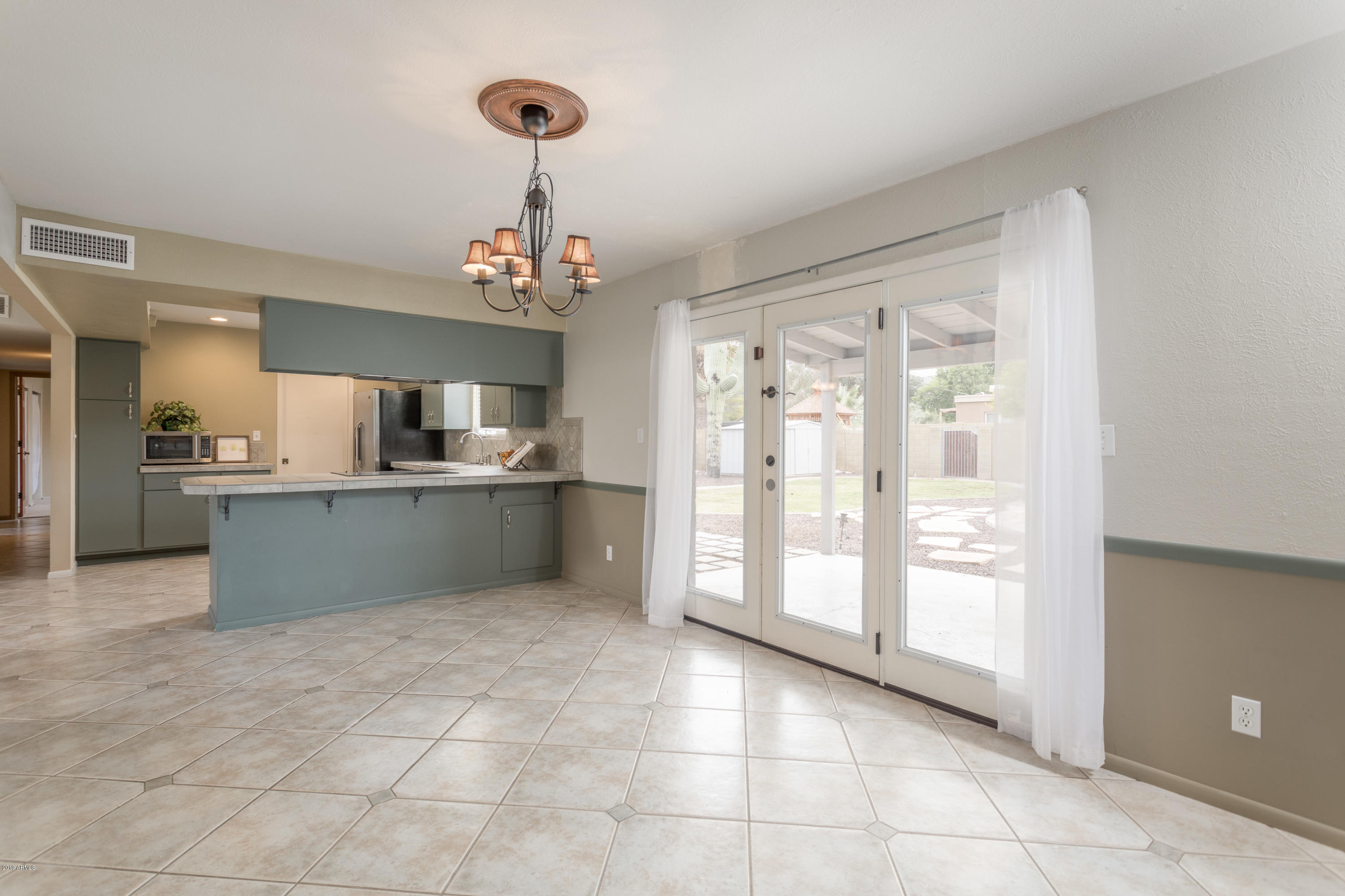 3401 East Mountain View Road Phoenix, AZ 85028 - Photo 6 of 33 AZA_Listing_3401_MountainViewRd_Images-1