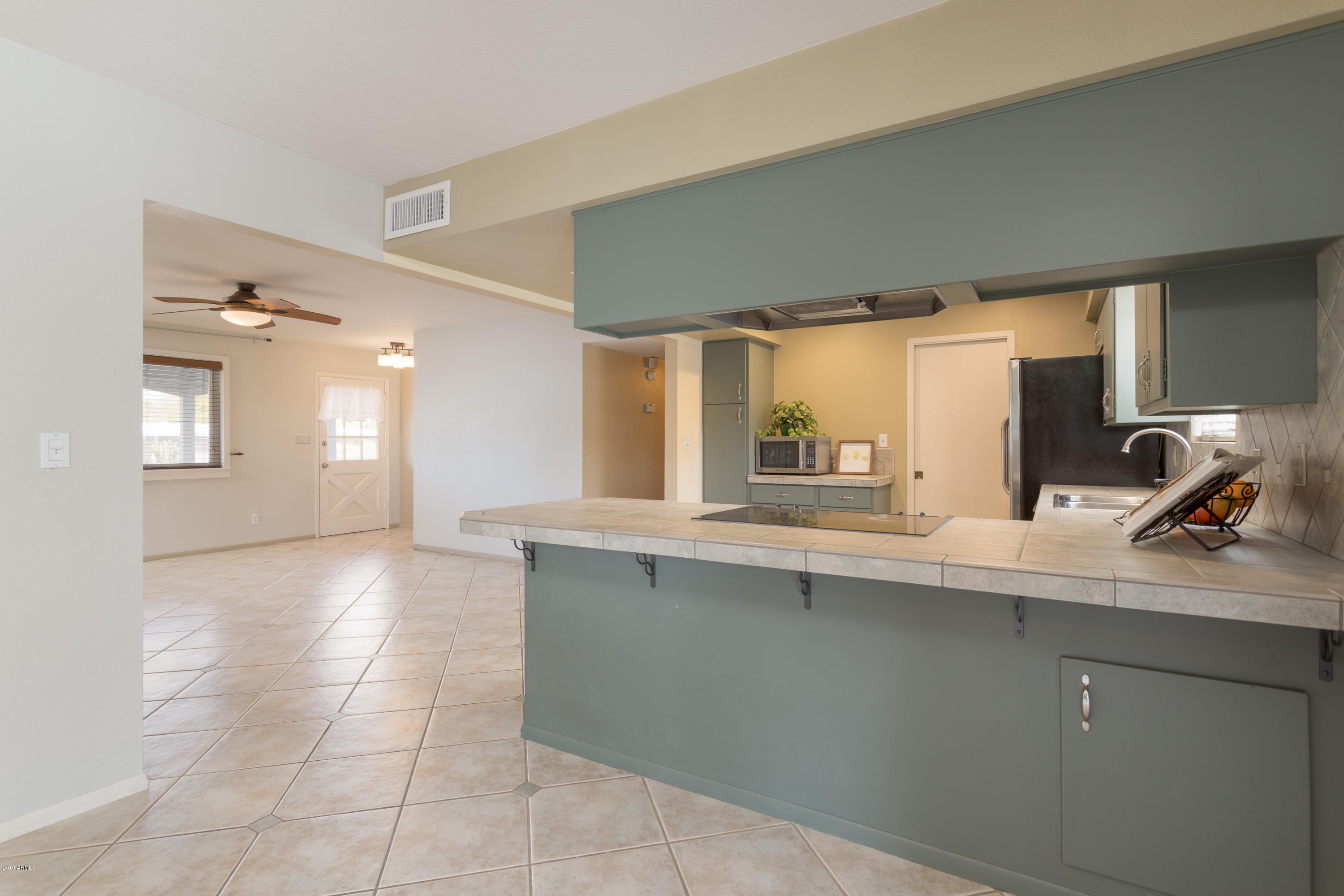 3401 East Mountain View Road Phoenix, AZ 85028 - Photo 8 of 33 AZA_Listing_3401_MountainViewRd_Images-1