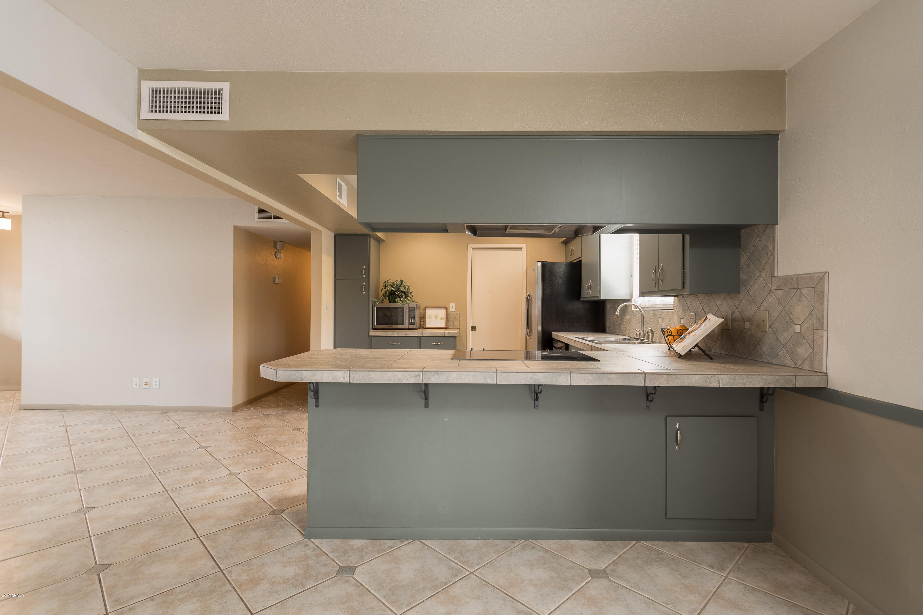 3401 East Mountain View Road Phoenix, AZ 85028 - Photo 9 of 33 AZA_Listing_3401_MountainViewRd_Images-1
