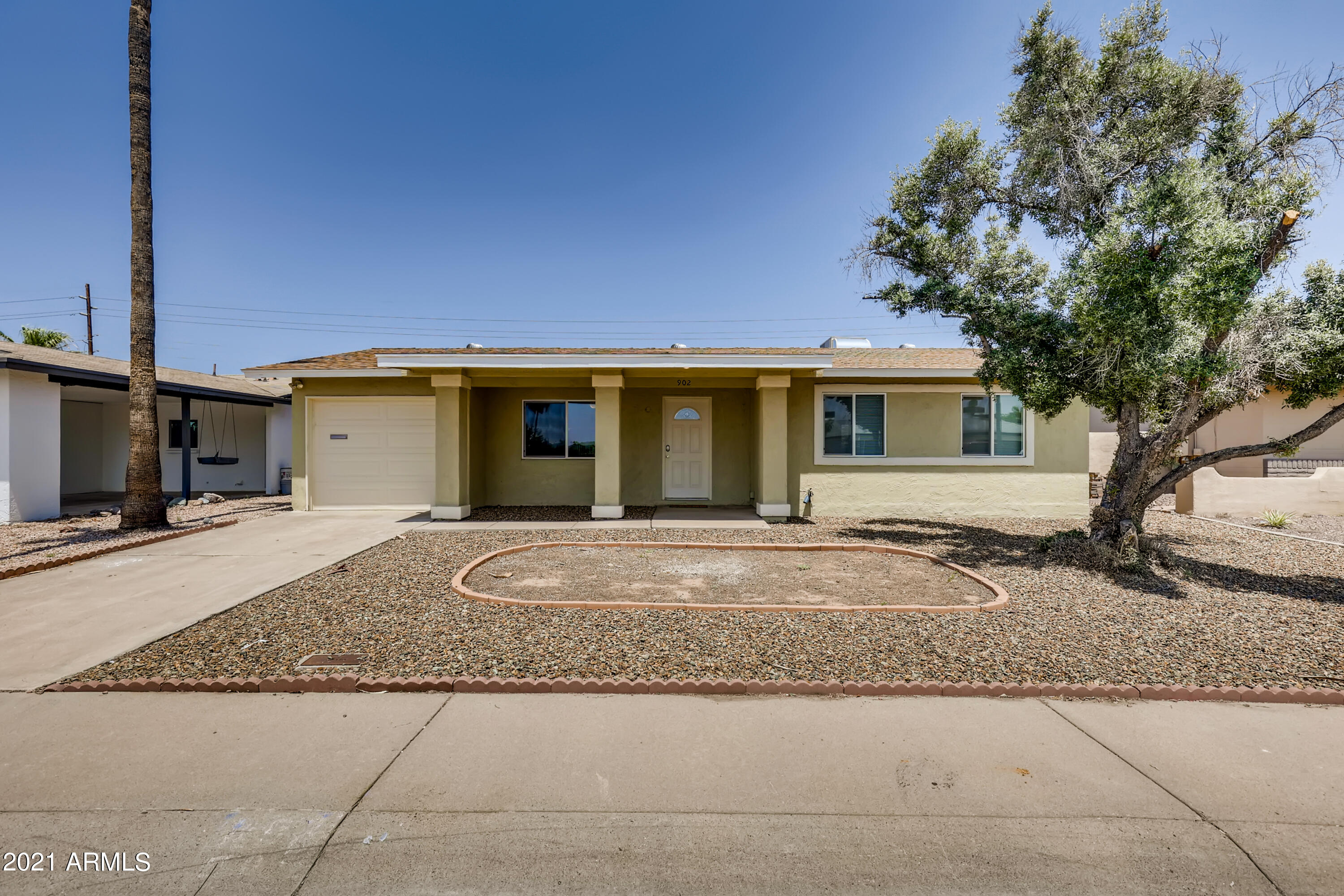 902 West St John Road Phoenix, AZ 85023 - Photo 1 of 32 1-630738653-01 Exterior Front