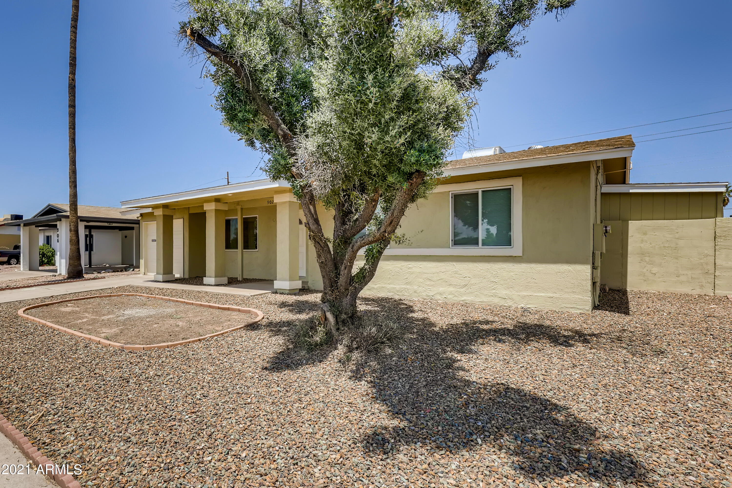 902 West St John Road Phoenix, AZ 85023 - Photo 2 of 32 2-598237072-02 Exterior Front