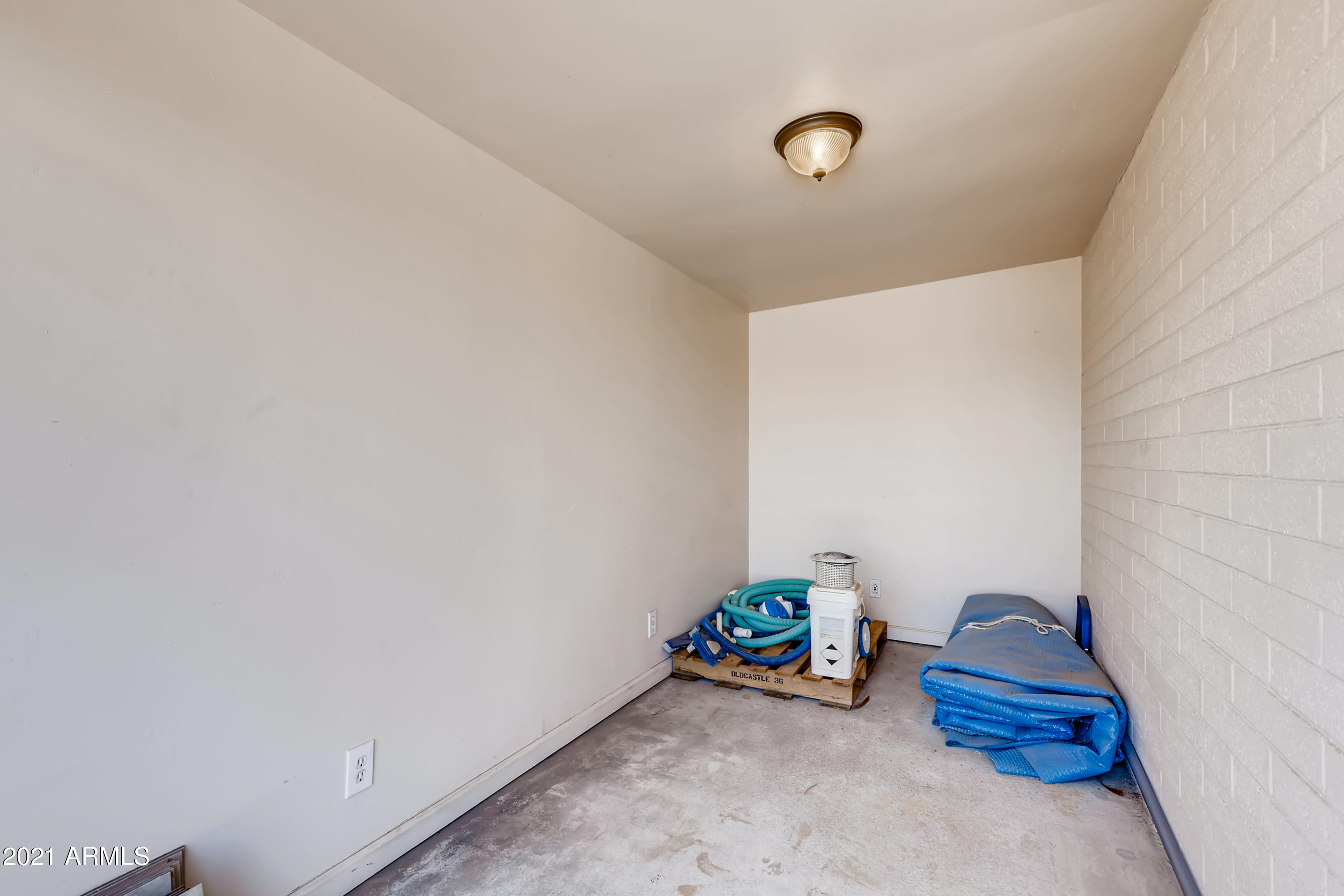 902 West St John Road Phoenix, AZ 85023 - Photo 25 of 32 25-604727107-37 Detached Storage