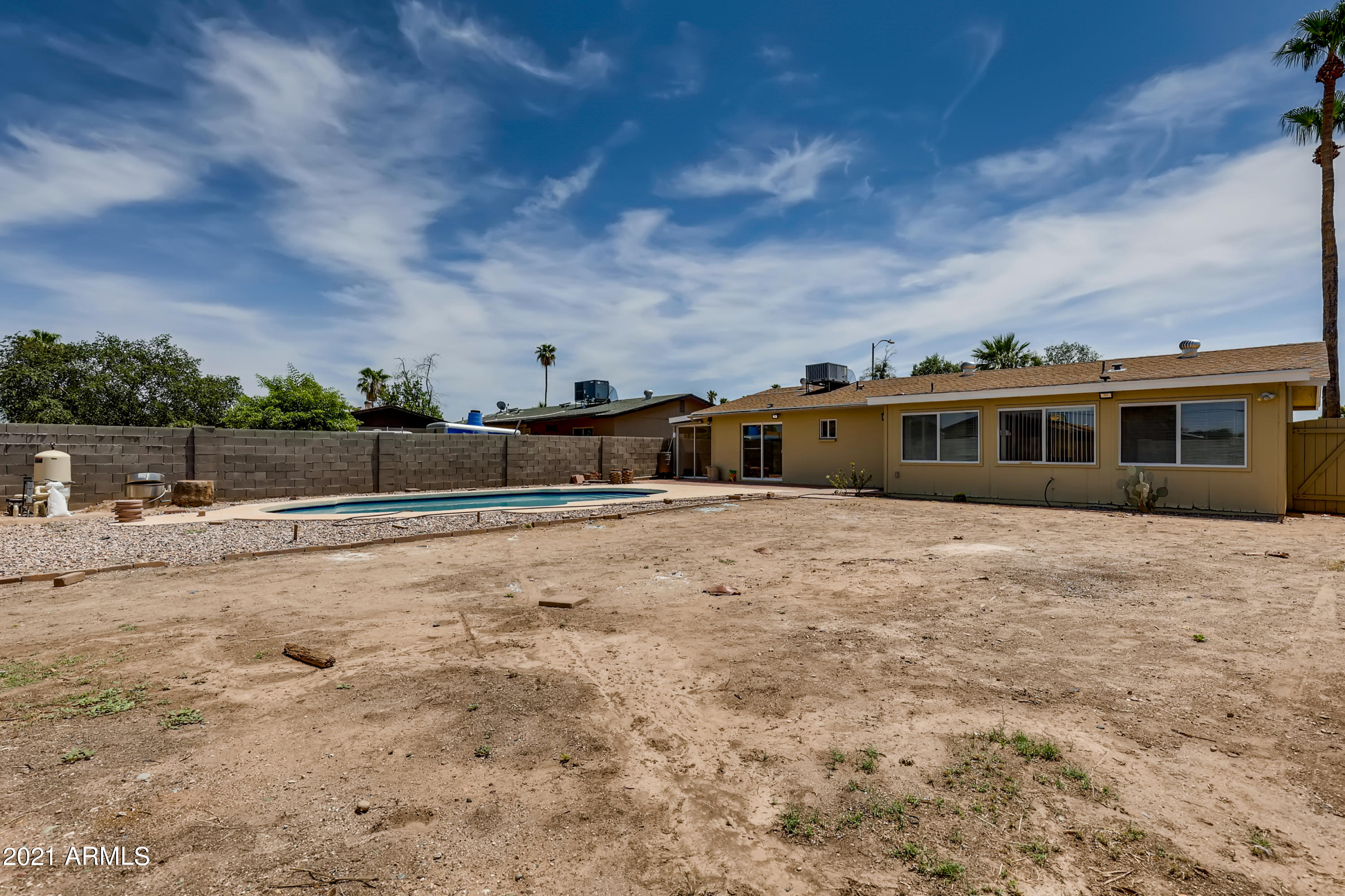 902 West St John Road Phoenix, AZ 85023 - Photo 31 of 32 31-468395339-45 Back Yard