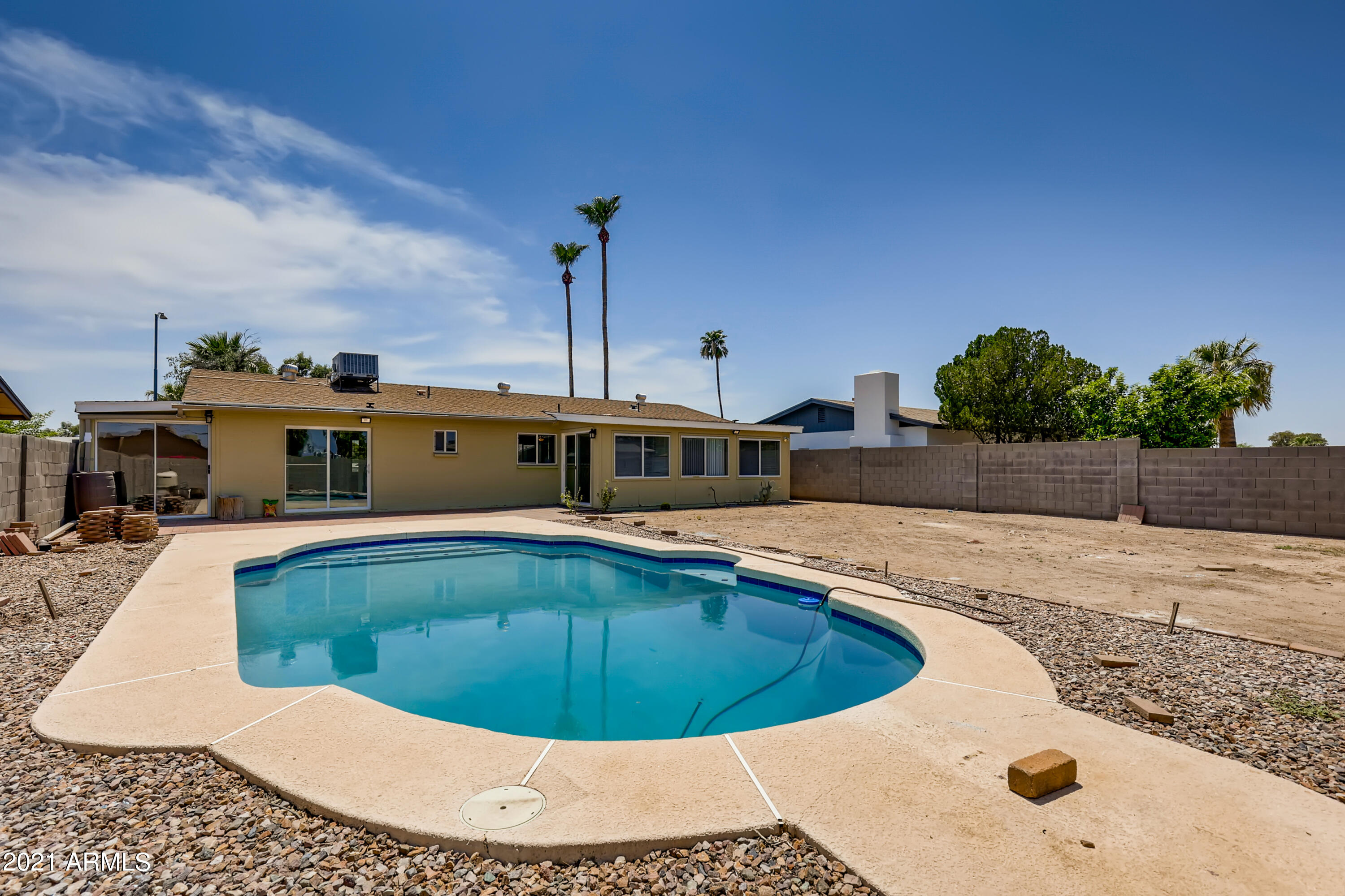 902 West St John Road Phoenix, AZ 85023 - Photo 32 of 32 32-425077028-49 Exterior Pool
