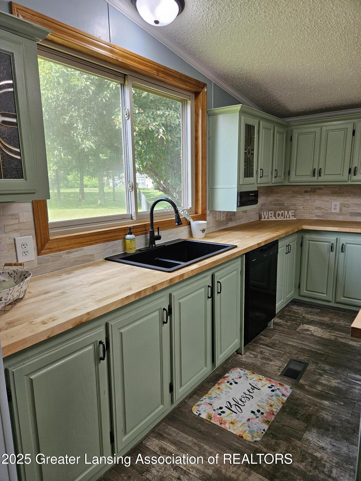 13723 Clintonia Road Portland, MI 48875 - Photo 9 of 76 20250616_154355