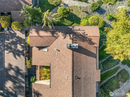 $850,000 | 17442 Northeast 40th Place, Unit D3, Redmond, WA 98052