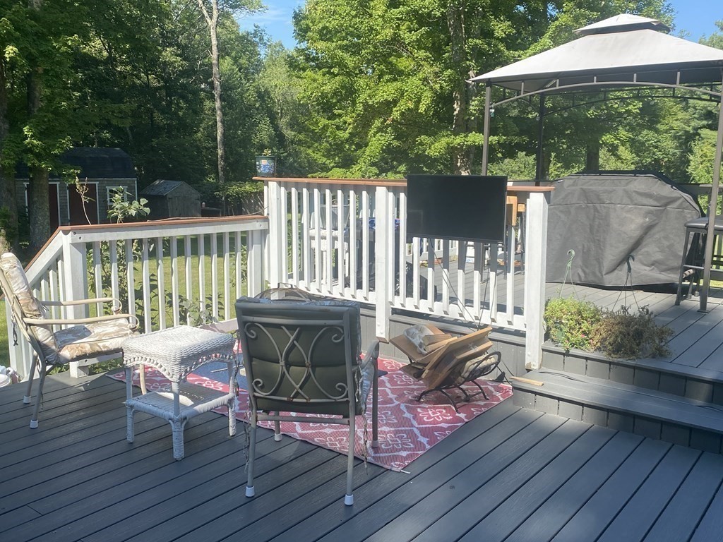 498 Reed Street Warren, MA 01092 - Photo 5 of 38