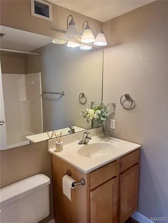 $1,300 | 5330 Pershing Avenue, Unit 304, St. Louis, MO 63112