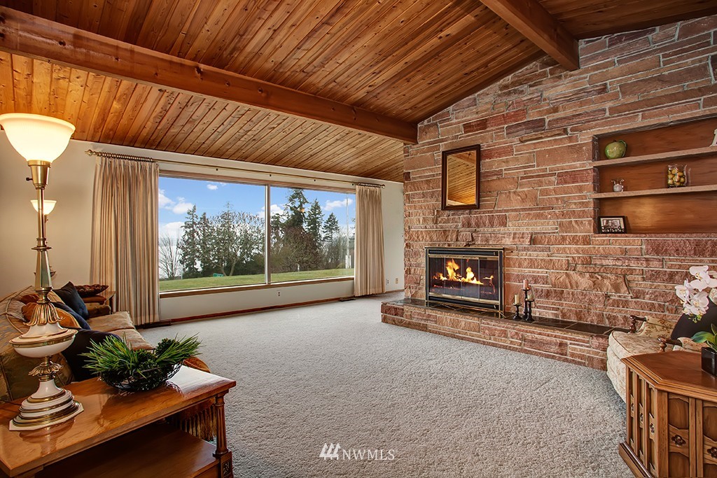1809 Jones Avenue Northeast Renton, WA 98056 - Photo 2 of 10 Gallery Image 2