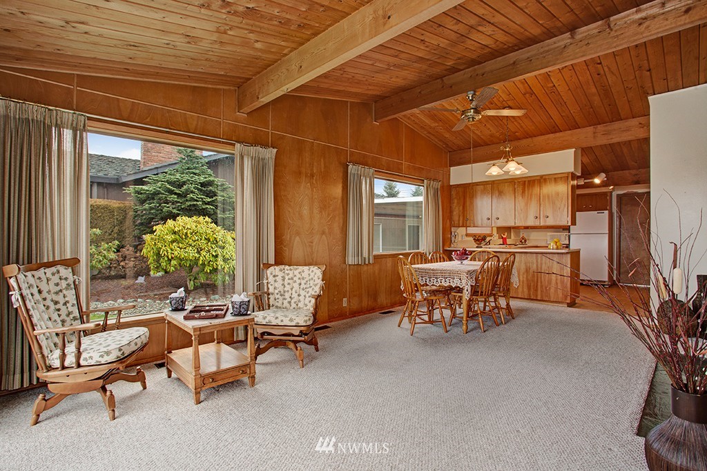 1809 Jones Avenue Northeast Renton, WA 98056 - Photo 4 of 10 Gallery Image 4