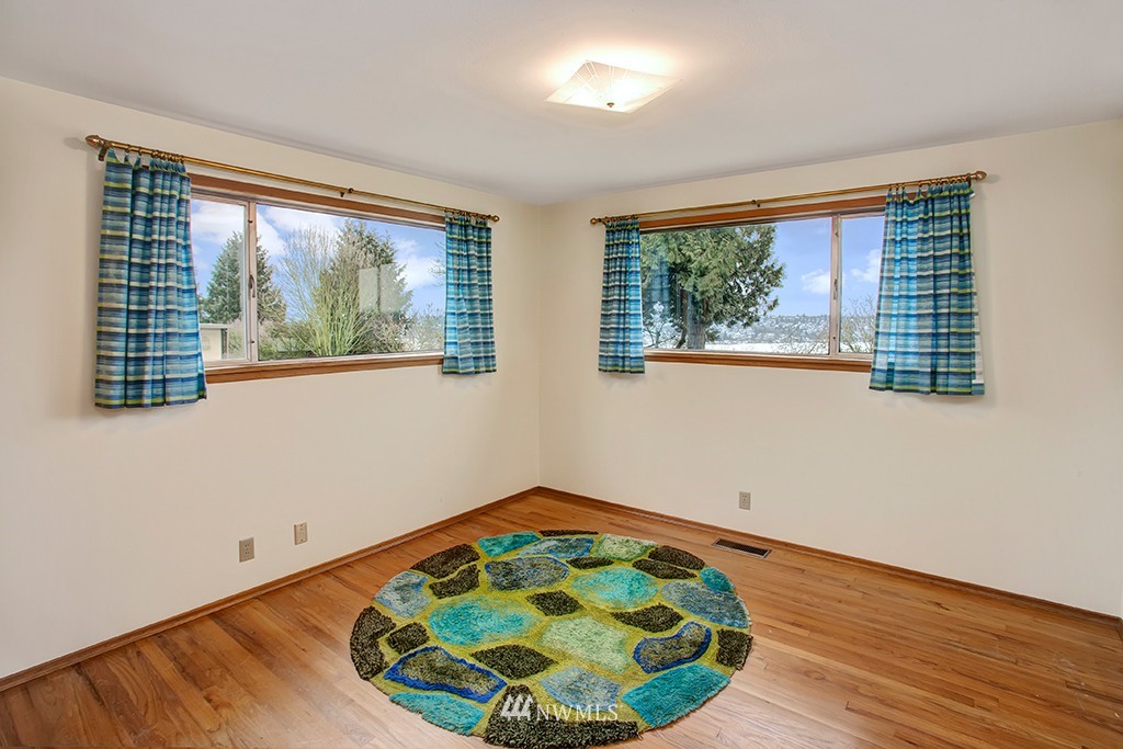 1809 Jones Avenue Northeast Renton, WA 98056 - Photo 9 of 10 Gallery Image 9