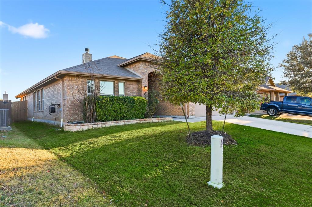 14316 Broomstick Road Fort Worth, TX 76052 - Photo 2 of 40