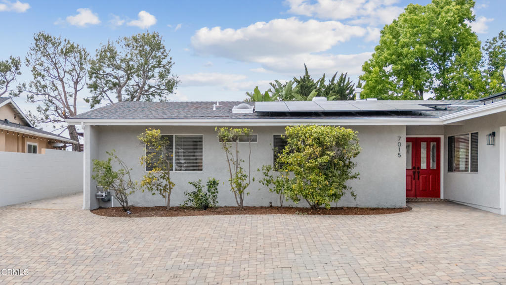 7015 Charrick Place Tujunga, CA 91042 - Photo 2 of 41 7015 Charrick-2