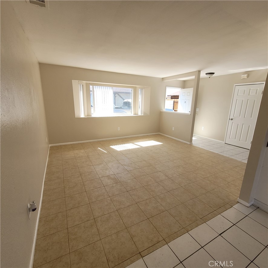 12222 Kiowa Road, Unit 4 Apple Valley, CA 92308 - Photo 6 of 8 Gallery Image 6