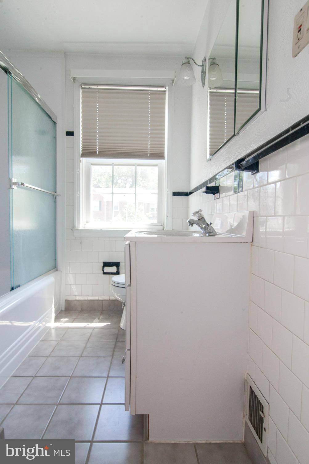 168 Stanmore Road Baltimore, MD 21212 - Photo 16 of 28 Full Bathroom