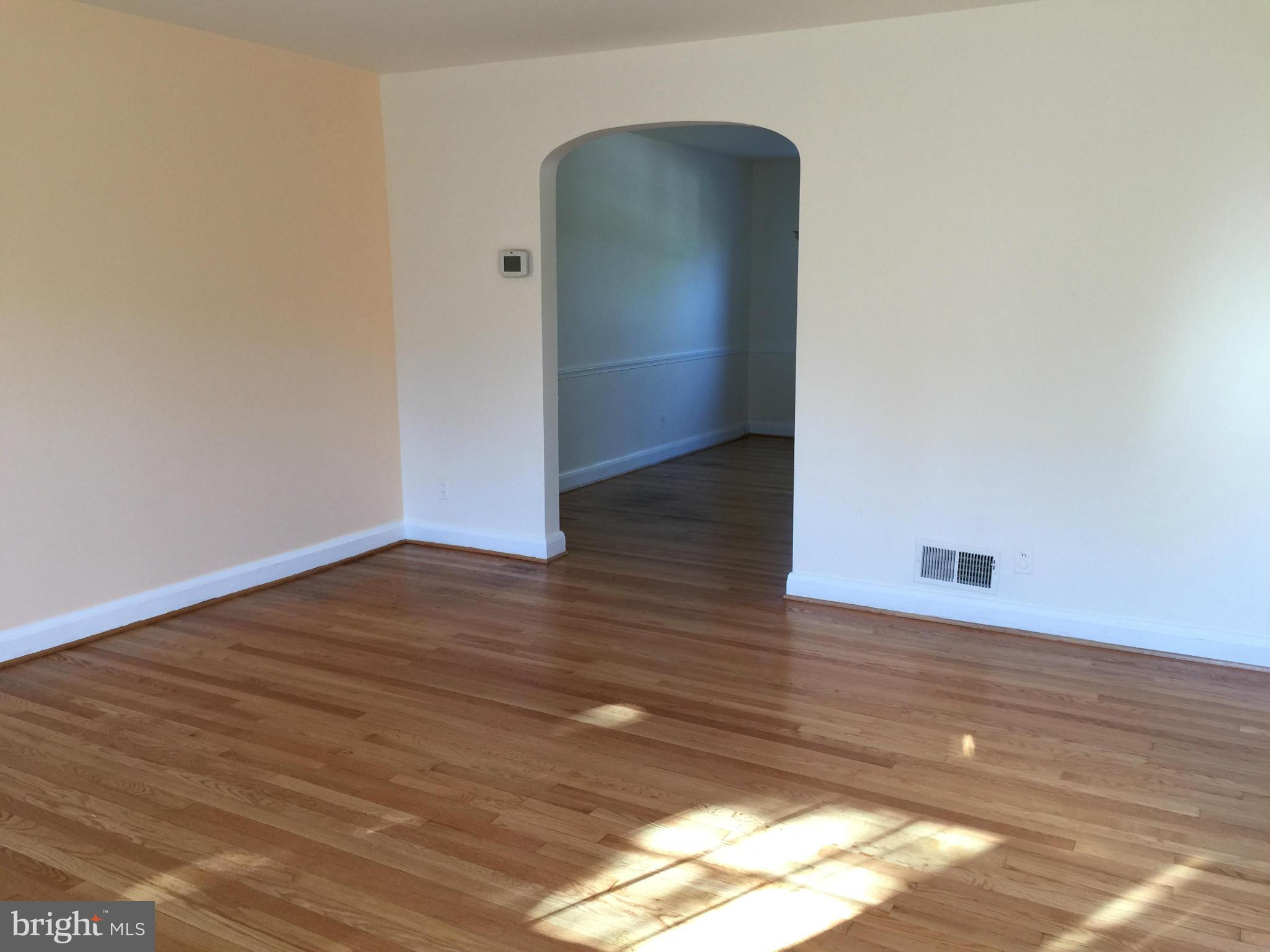 168 Stanmore Road Baltimore, MD 21212 - Photo 6 of 28 Living Room