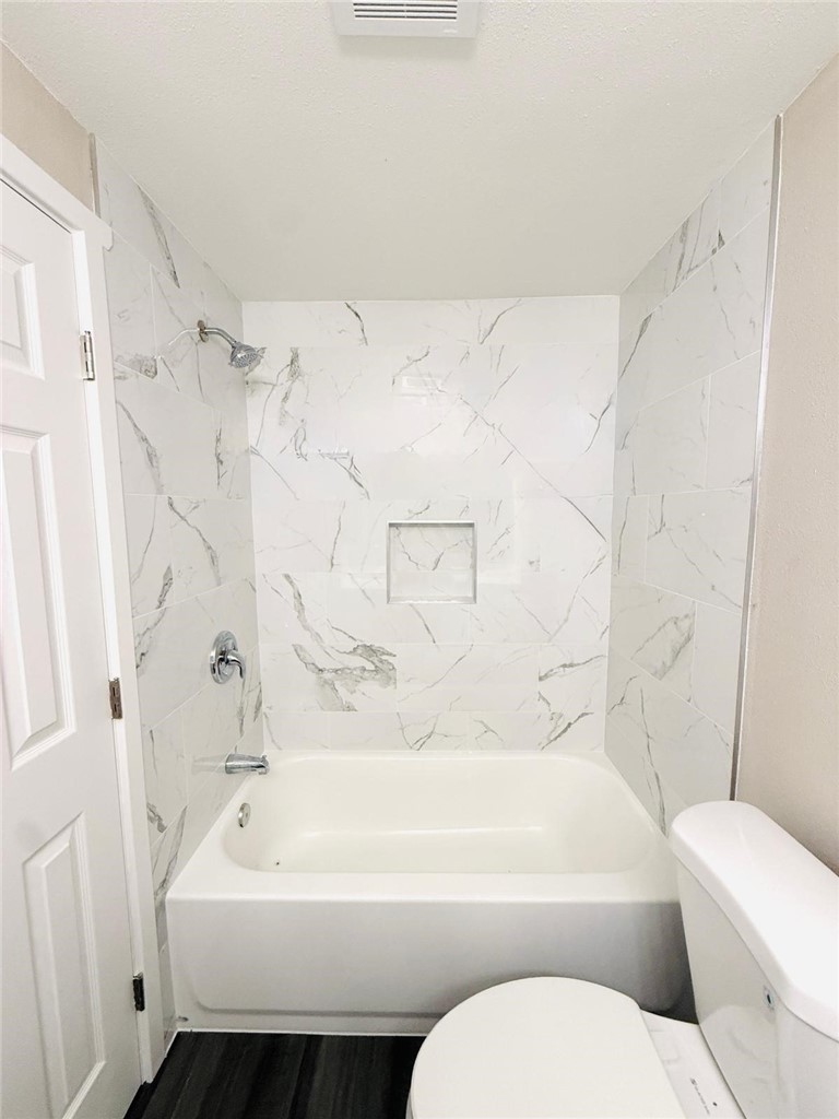 44251 Raysack Avenue Lancaster, CA 93535 - Photo 24 of 24 Bathroom