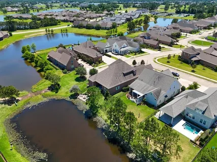 $865,000 | 5847 Lakeview Lane, Lake Charles, LA 70605