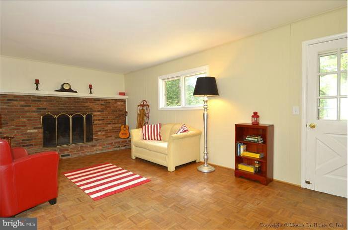 10810 Old Coach Road Potomac, MD 20854 - Photo 22 of 25 Family Room