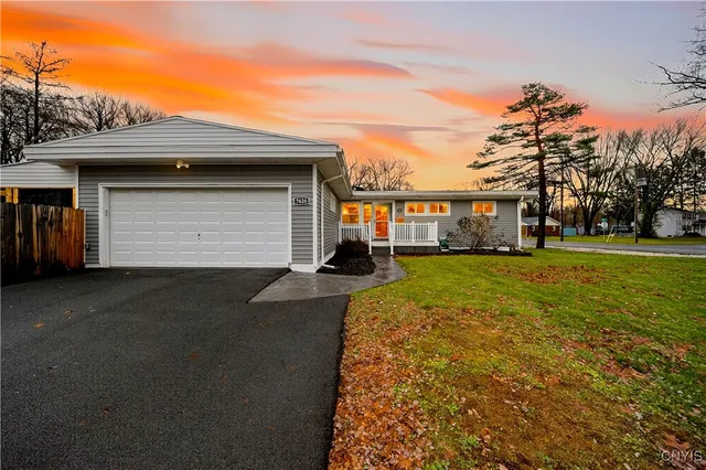 $269,900 | 7628 Joseph Drive, Clay, NY 13212
