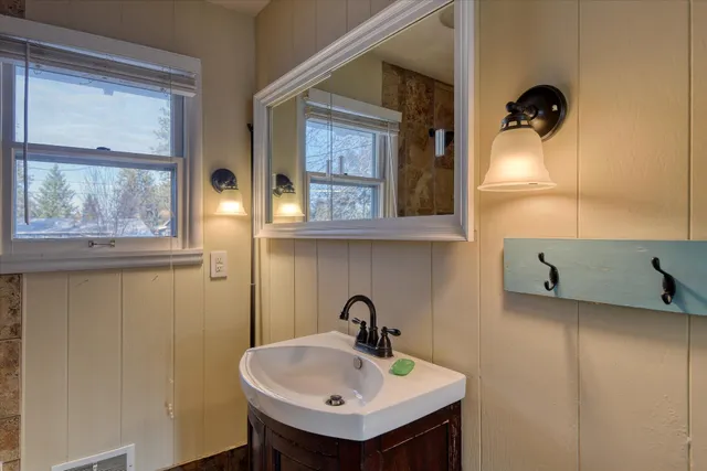 $365,000 | 1921 East 40th Avenue, Spokane, WA 99203