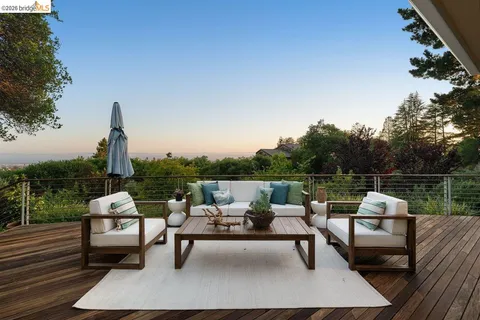 $2,290,000 | 12131 Skyline Boulevard, Oakland, CA 94619