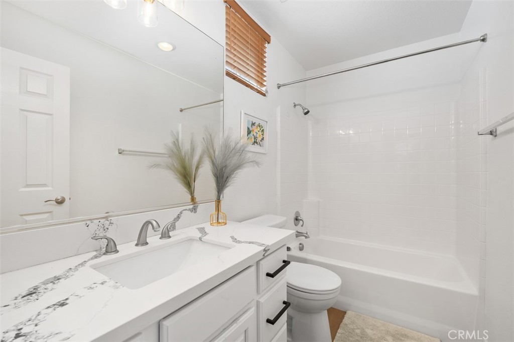 10 Thorp Ladera Ranch, CA 92694 - Photo 6 of 37 full bathroom on entry level