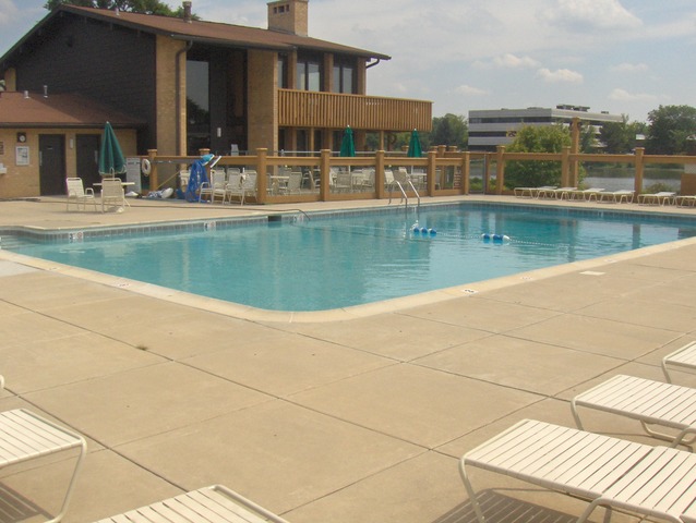 6143 Knoll Wood Road, Unit 106 Willowbrook, IL 60527 - Photo 15 of 18