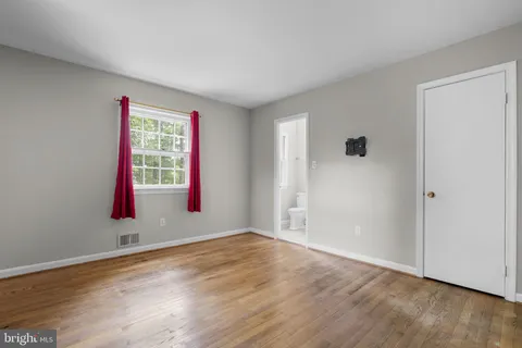 $900,000 | 1585 Kimblewick Road, Potomac, MD 20854