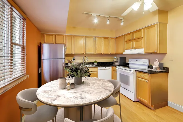 $170,000 | 6828 North Greenview Avenue, Unit 1N, Chicago, IL 60626