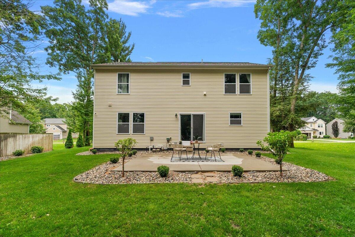 14455 Manor Road Grand Haven, MI 49417 - Photo 5 of 39 08-14455 Manor Rd, Grand Haven, Michigan