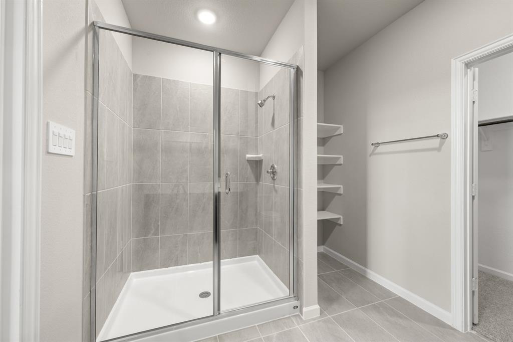 625 Godley Ranch Godley, TX 76044 - Photo 15 of 38 625 Godley Ranch- Primary Suite-4