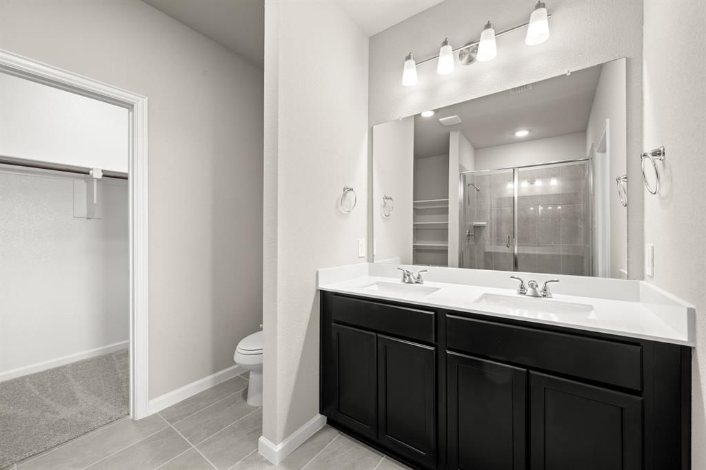 625 Godley Ranch Godley, TX 76044 - Photo 18 of 38 625 Godley Ranch- Primary Suite-6