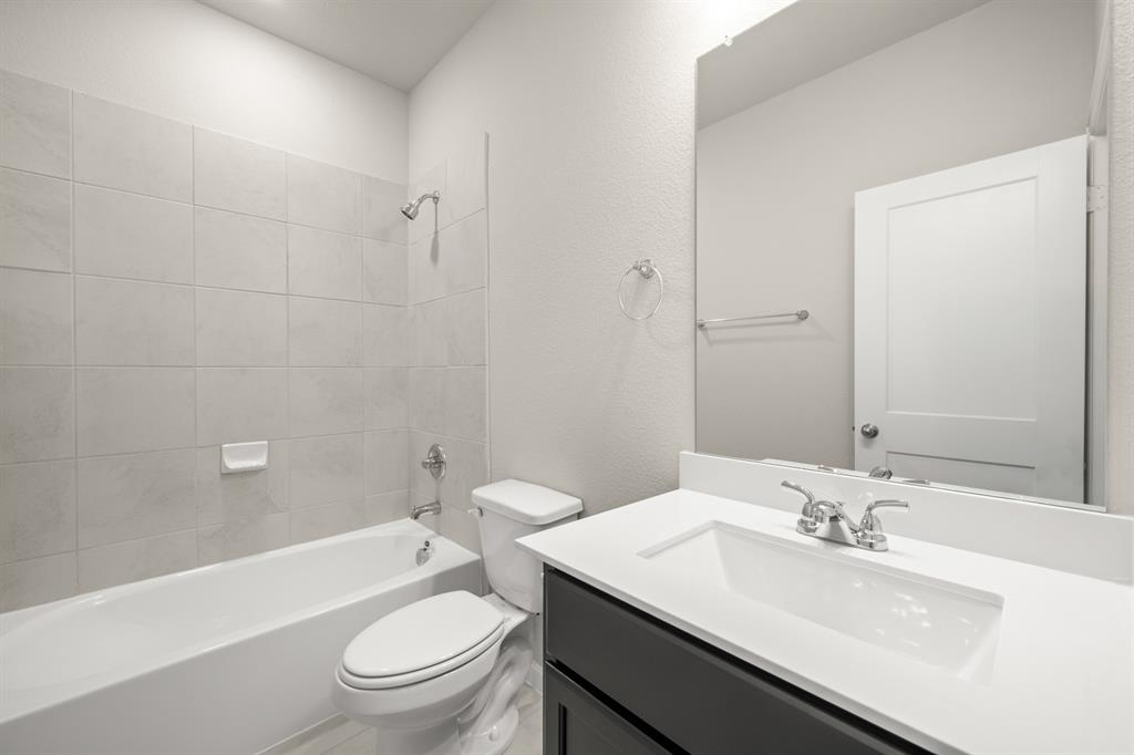 625 Godley Ranch Godley, TX 76044 - Photo 25 of 38 625 Godley Ranch- Bathroom-1