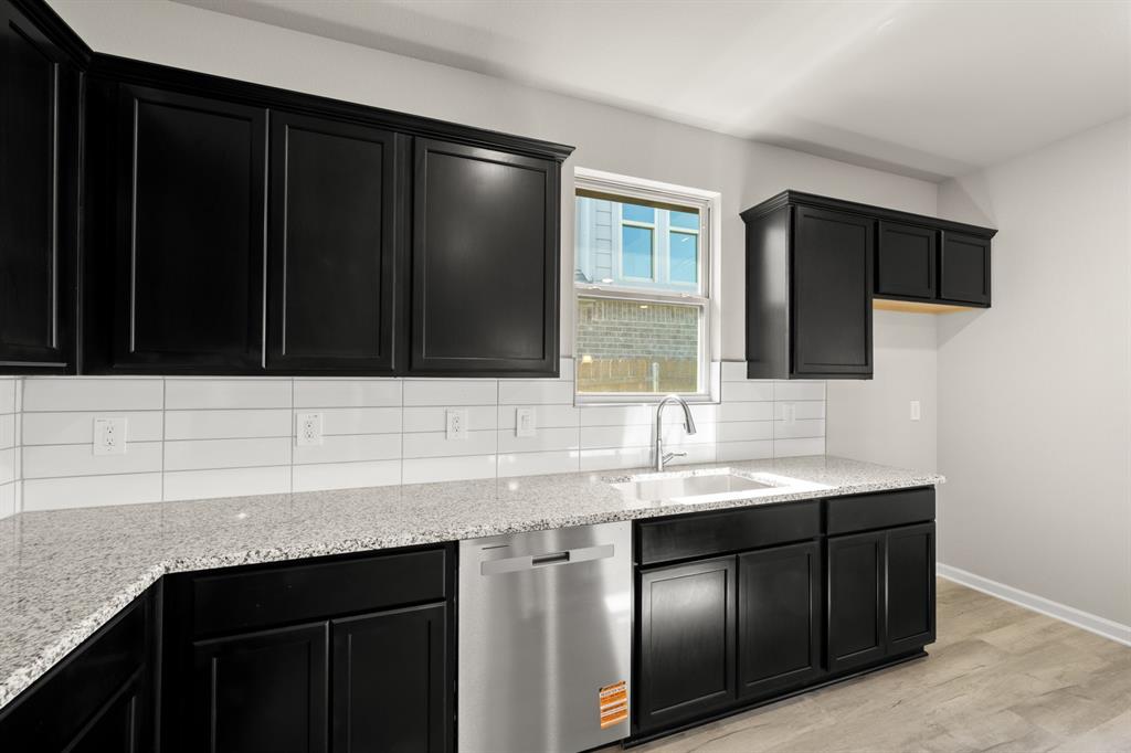 625 Godley Ranch Godley, TX 76044 - Photo 6 of 38 625 Godley Ranch- Kitchen-5