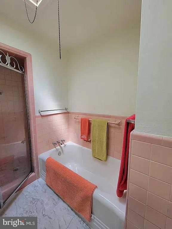 7522 North 21st Street Philadelphia, PA 19138 - Photo 12 of 26 a bathroom with a sink and a shower