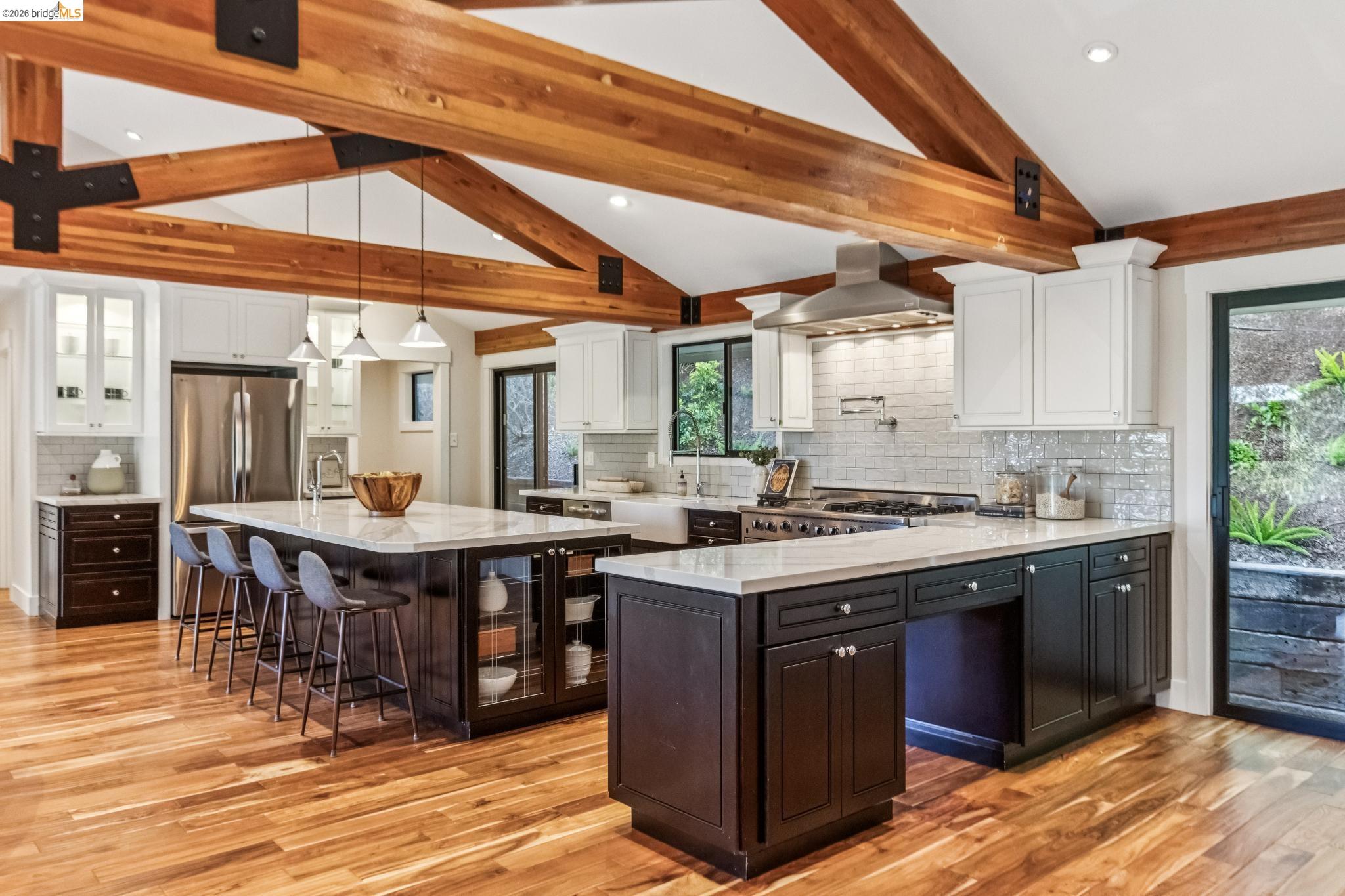 6742 Pinehaven Road Oakland, CA 94611 - Photo 15 of 50