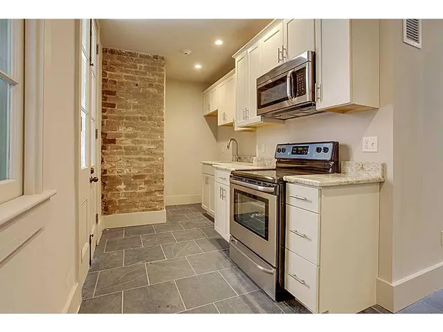 $1,350 | 713 St Ann Street, Unit 2A, New Orleans, LA 70116