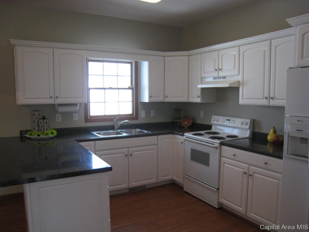 2000 Redlands Drive Springfield, IL 62711 - Photo 11 of 35 Gallery Image 11