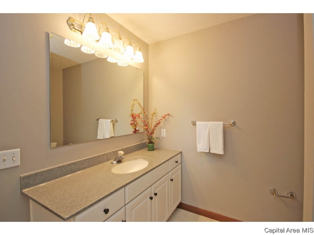 2000 Redlands Drive Springfield, IL 62711 - Photo 21 of 35 Gallery Image 21