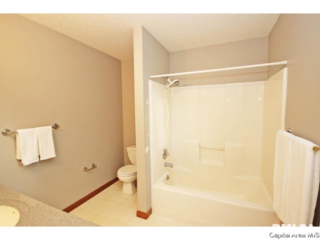 2000 Redlands Drive Springfield, IL 62711 - Photo 22 of 35 Gallery Image 22
