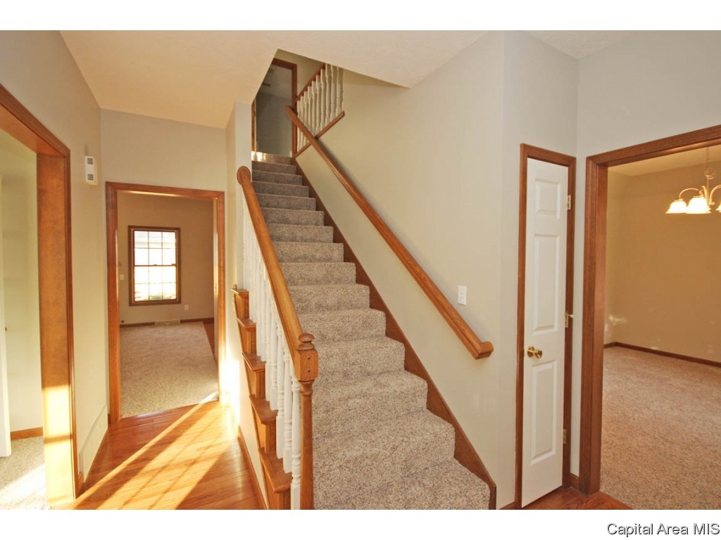 2000 Redlands Drive Springfield, IL 62711 - Photo 23 of 35 Gallery Image 23