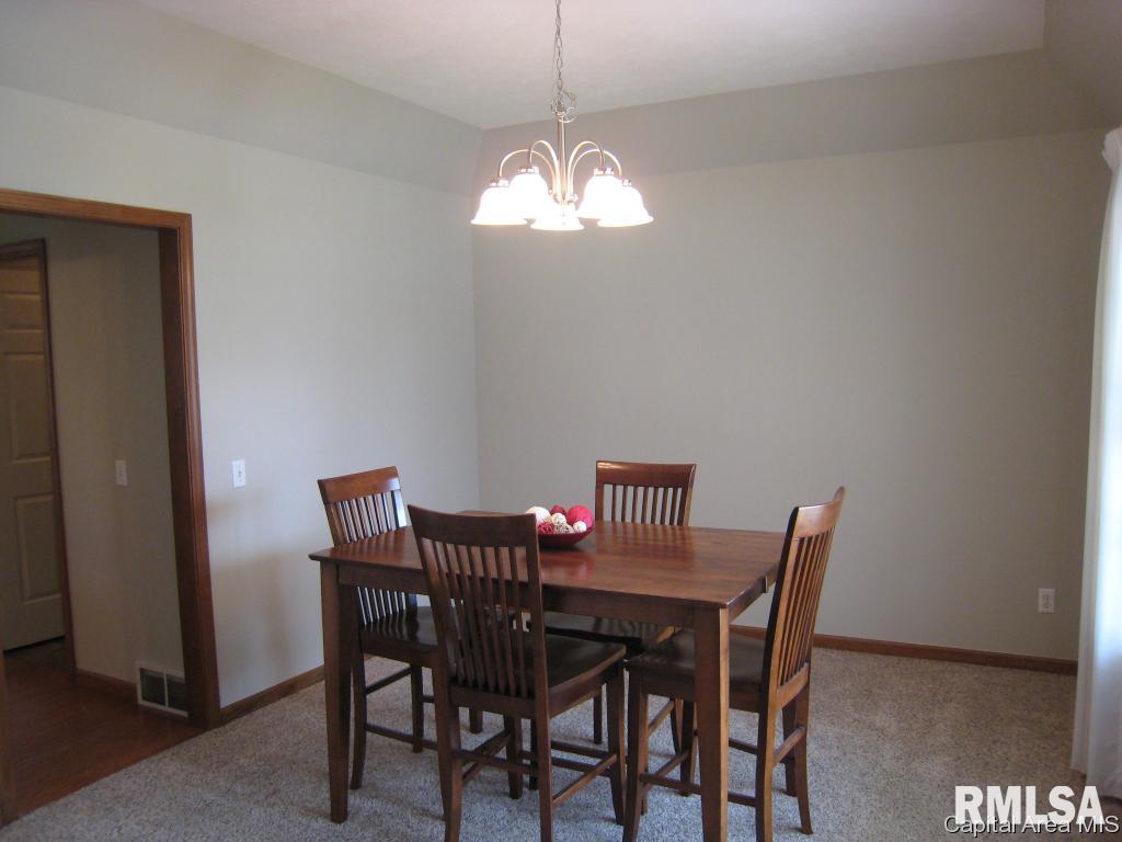 2000 Redlands Drive Springfield, IL 62711 - Photo 4 of 35 Gallery Image 4