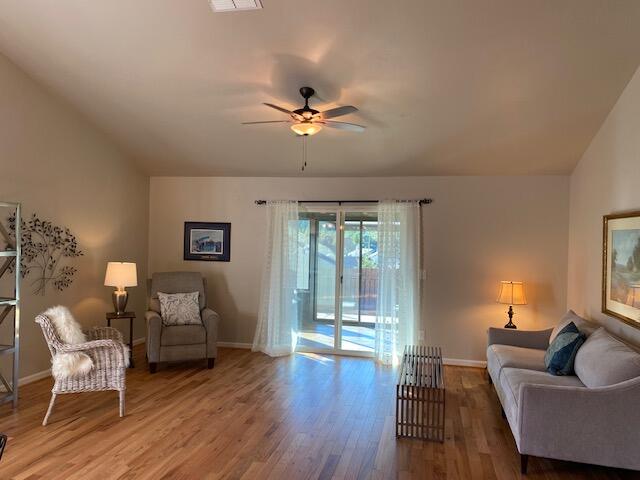 316 Cedar Ridge Cave Junction, OR 97523 - Photo 4 of 46 Living Room