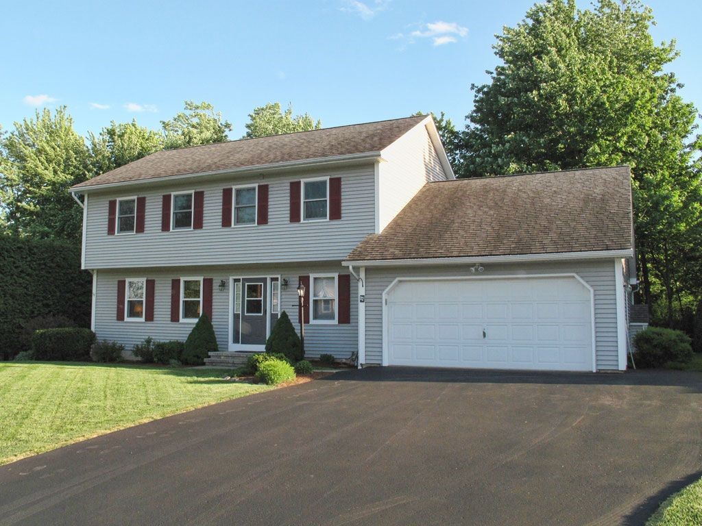 17 Chelsea Road Essex, VT 05452 - Photo 1 of 21 Gallery Image 1