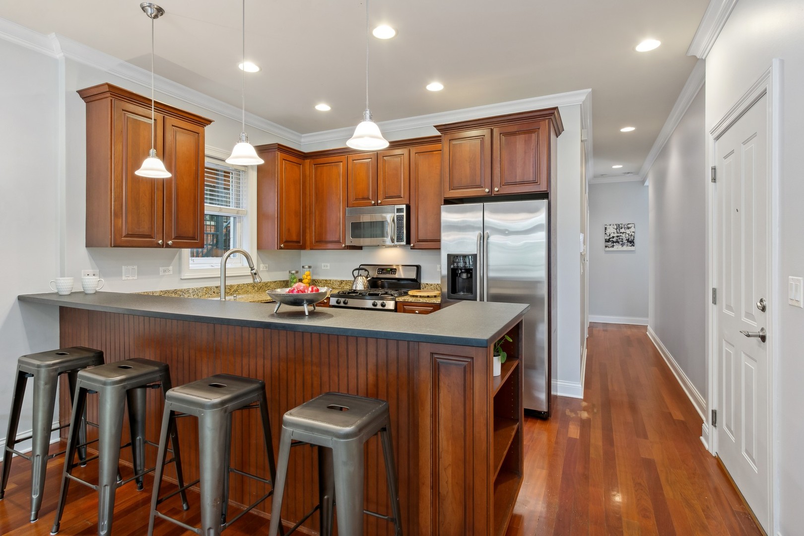 1053 West Cornelia Avenue, Unit 2 Chicago, IL 60657 - Photo 6 of 17