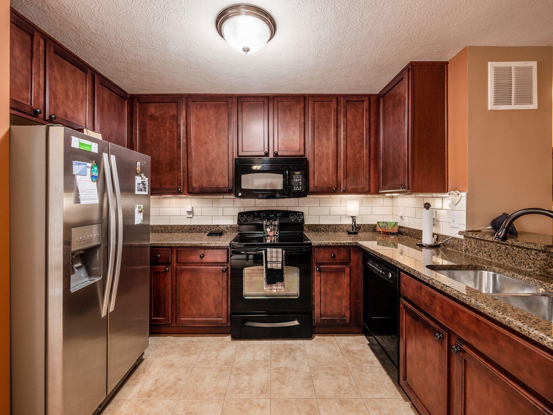 8302 Bruntsfield Road Columbus, OH 43235 - Photo 12 of 40 kitchen
